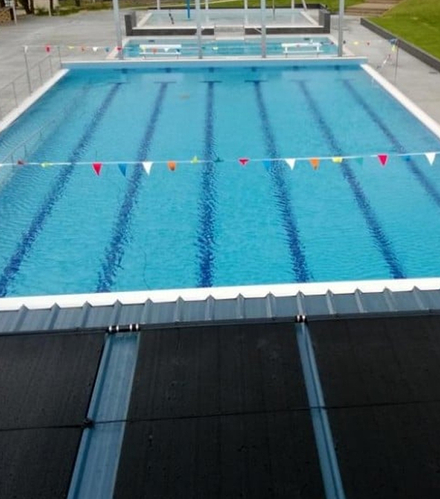 تسخين حمامات السباحة بالطاقة الشمسية